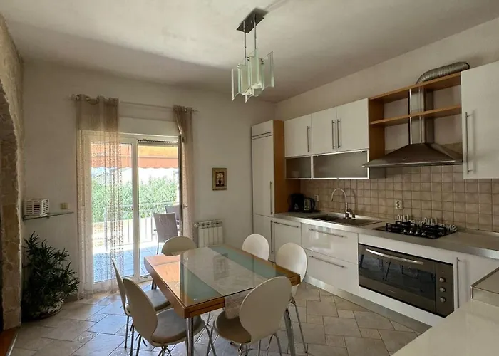 Apartman Adriana *