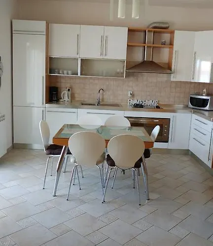 Adriana Apartman *