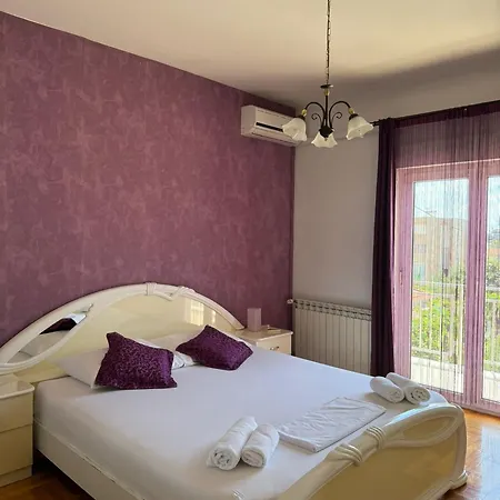 Adriana Apartment *